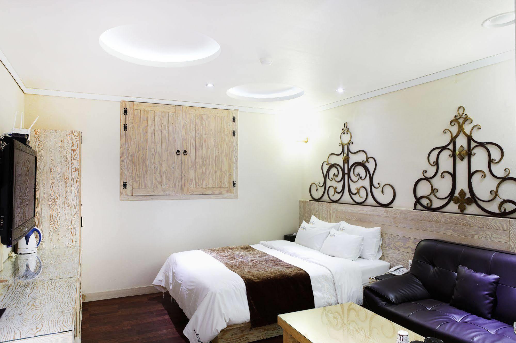 Bell Hotel Hwaseong Bagian luar foto