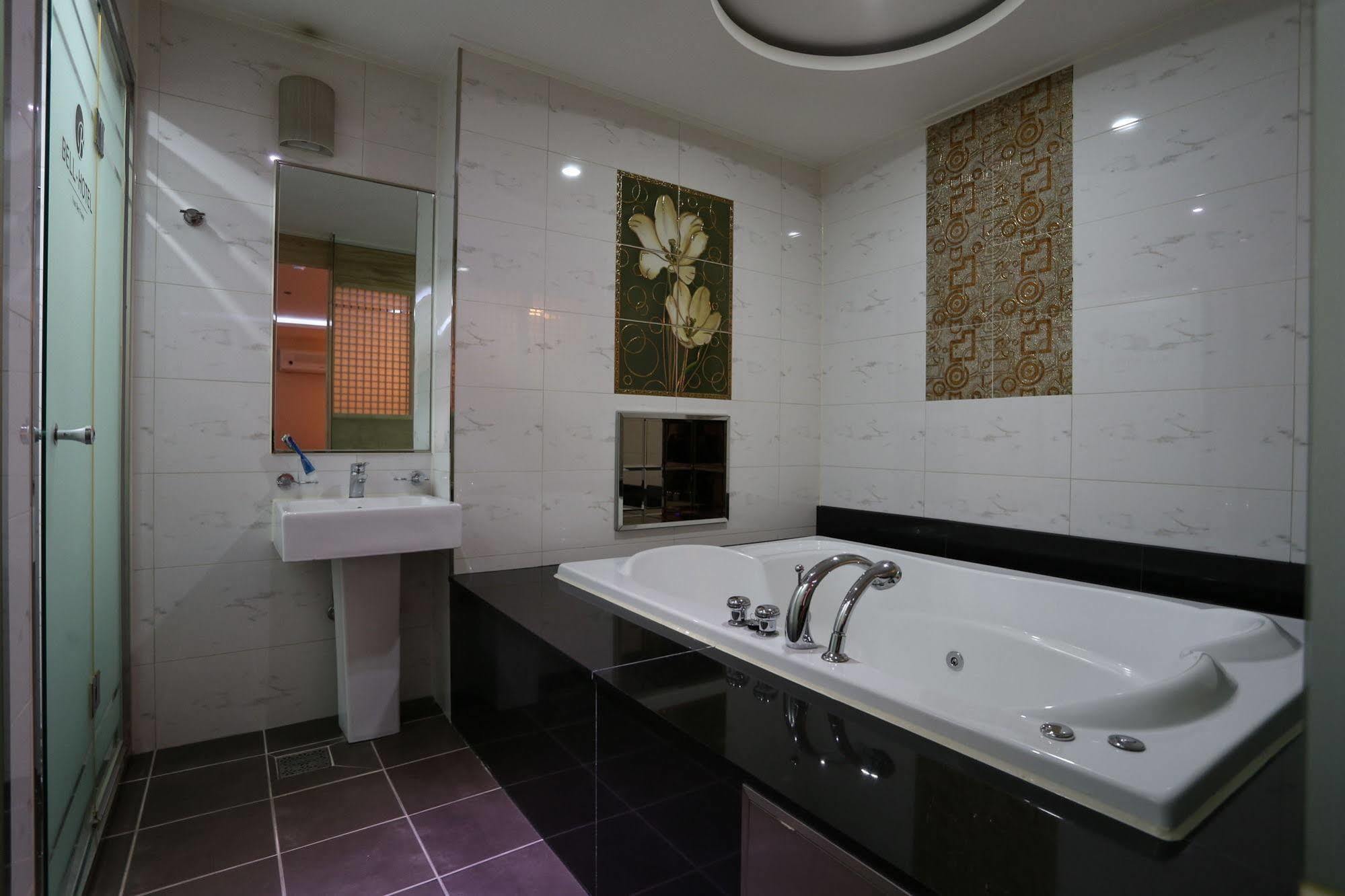 Bell Hotel Hwaseong Bagian luar foto